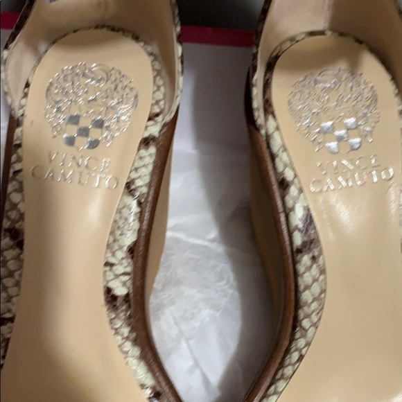 Vince Camuto snake print wedges - Picture 4 of 5
